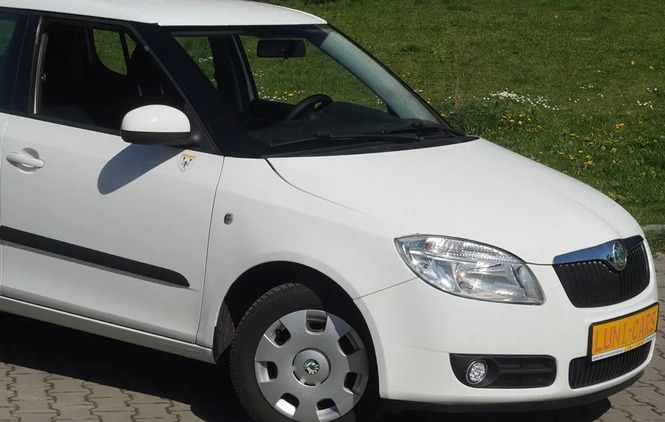 Skoda Fabia cena 17000 przebieg: 157000, rok produkcji 2009 z Bogatynia małe 667